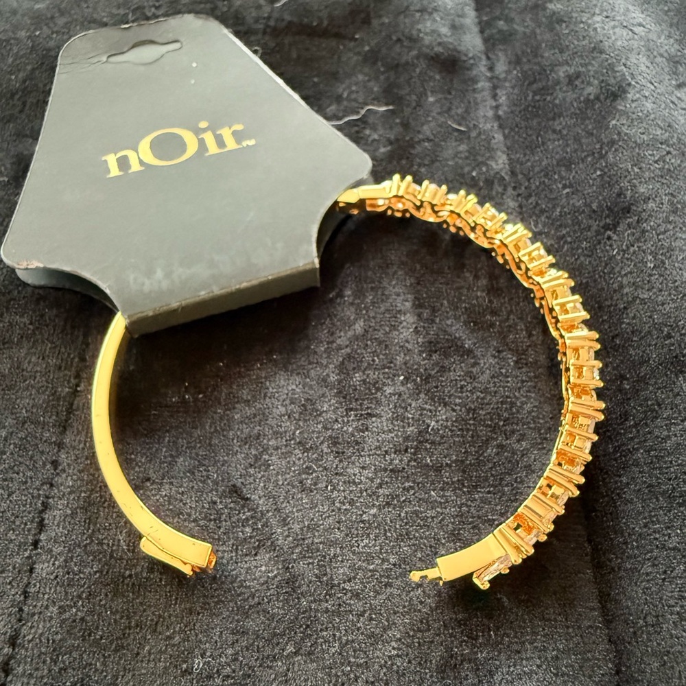 NEW! nOir Gold and Crystal Bracelet - Picture 5 of 8